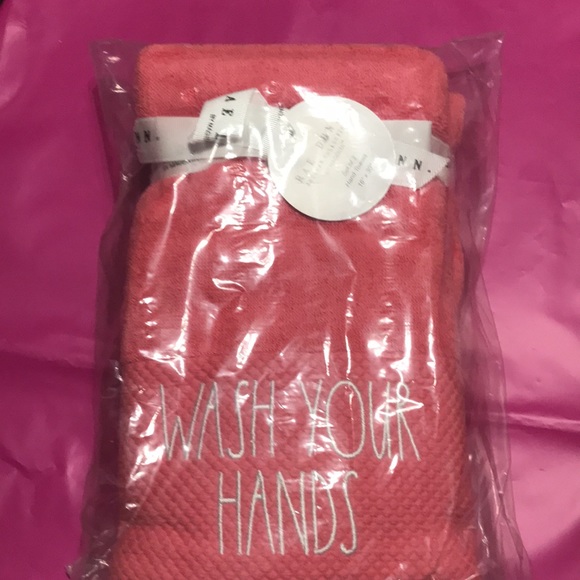 NEW Rae Dunn WASH YOUR HANDS hand towels set of 2 NEW BNIP - Picture 2 of 7